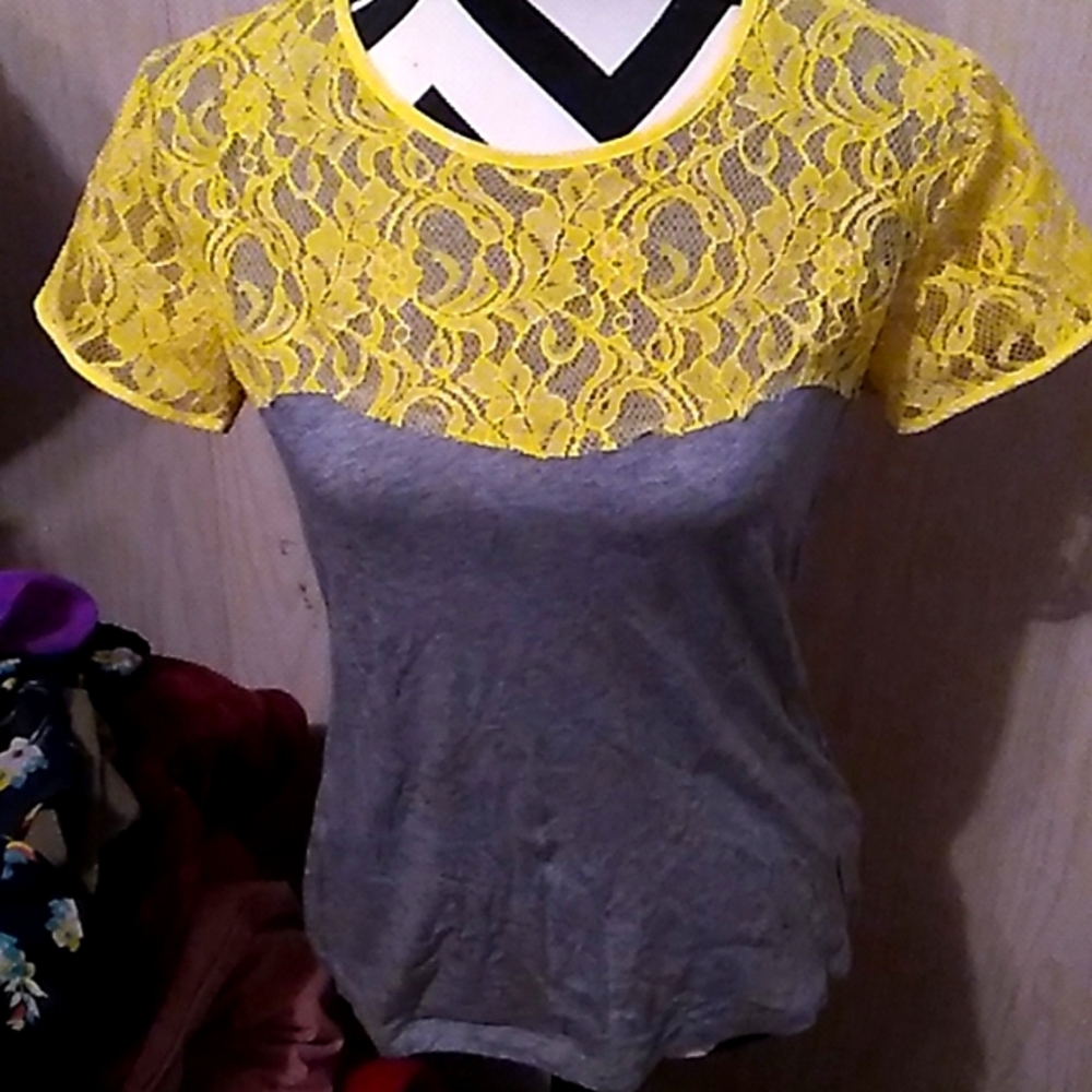 Vera Wang Top